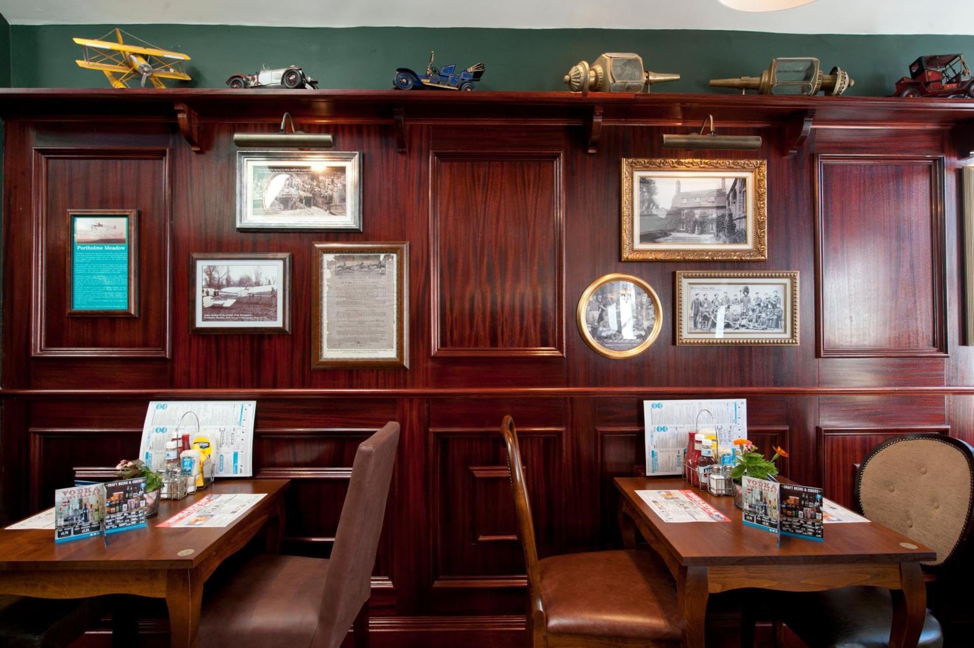 Sandford House Hotel Wetherspoon Huntingdon Exteriör bild