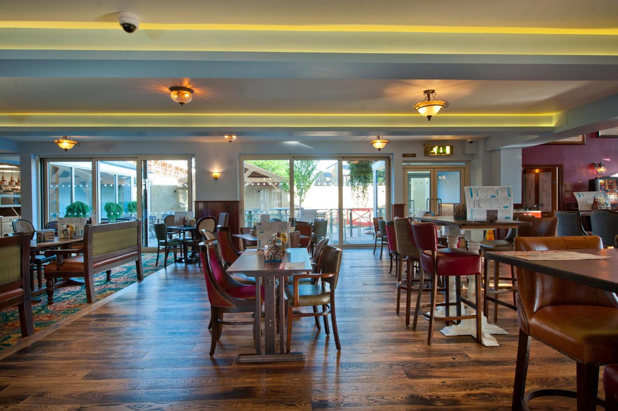 Sandford House Hotel Wetherspoon Huntingdon Exteriör bild
