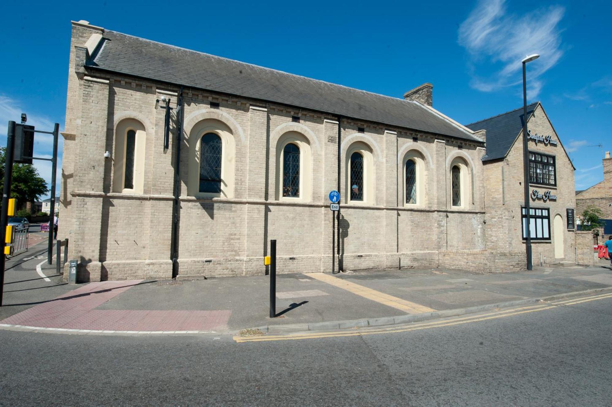 Sandford House Hotel Wetherspoon Huntingdon Exteriör bild