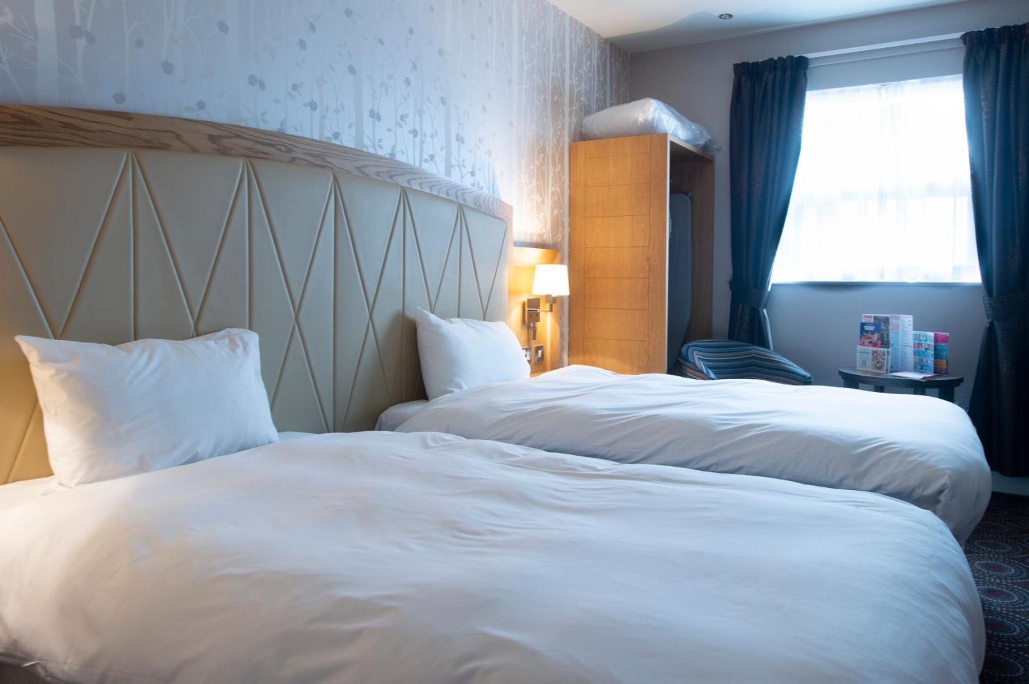 Sandford House Hotel Wetherspoon Huntingdon Exteriör bild