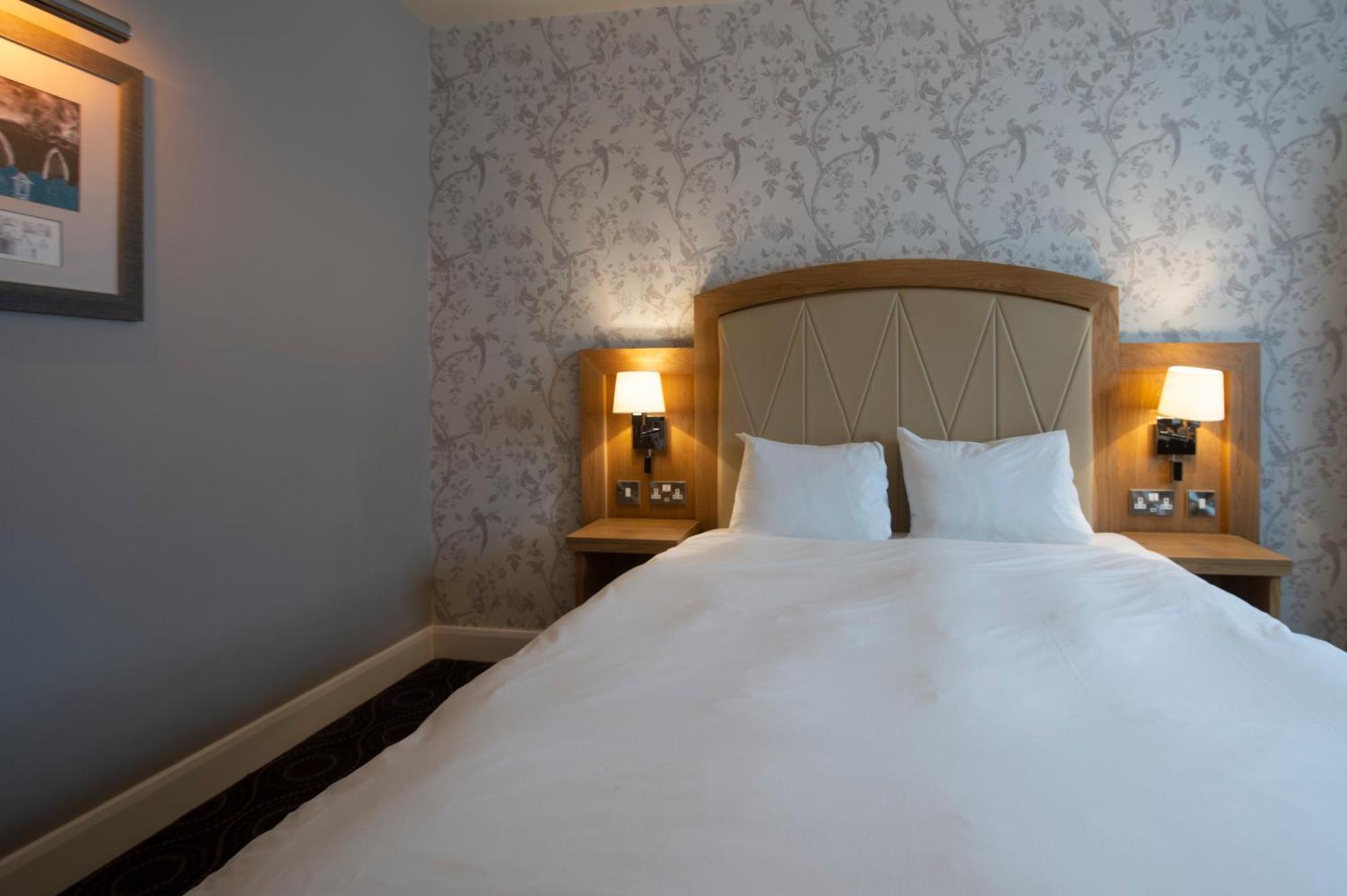 Sandford House Hotel Wetherspoon Huntingdon Exteriör bild