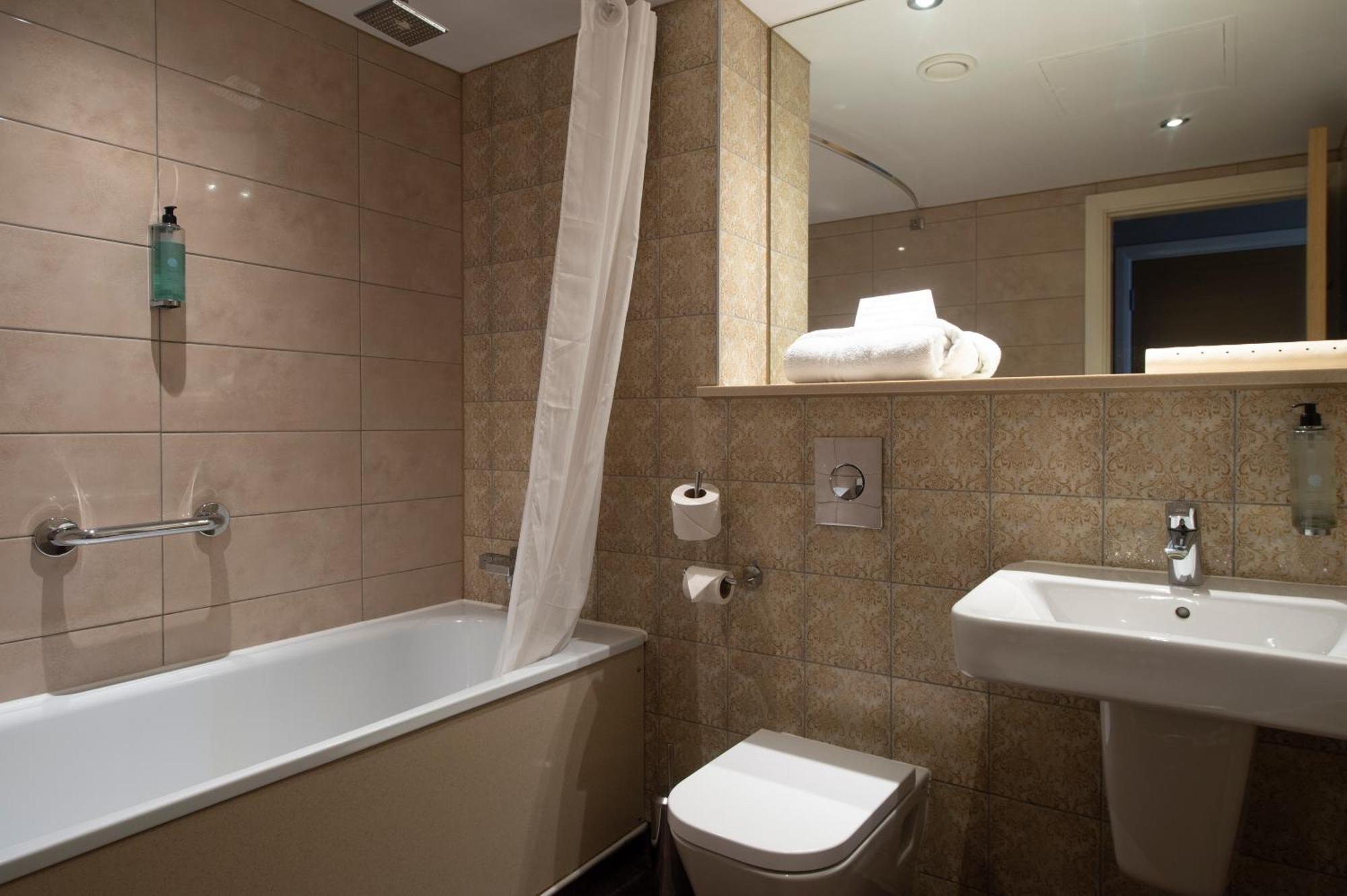Sandford House Hotel Wetherspoon Huntingdon Exteriör bild