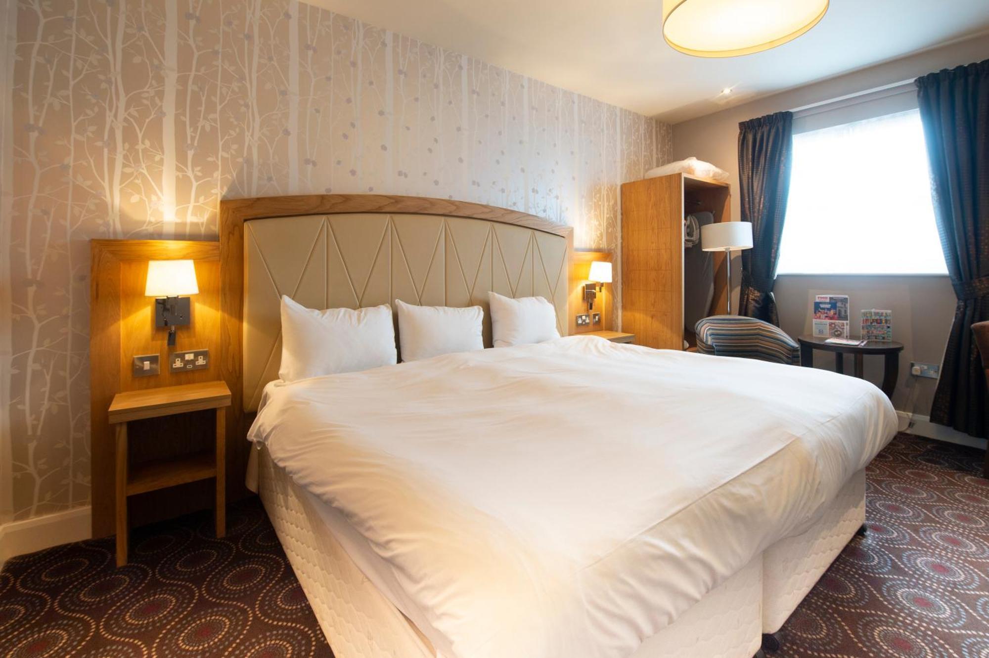 Sandford House Hotel Wetherspoon Huntingdon Exteriör bild