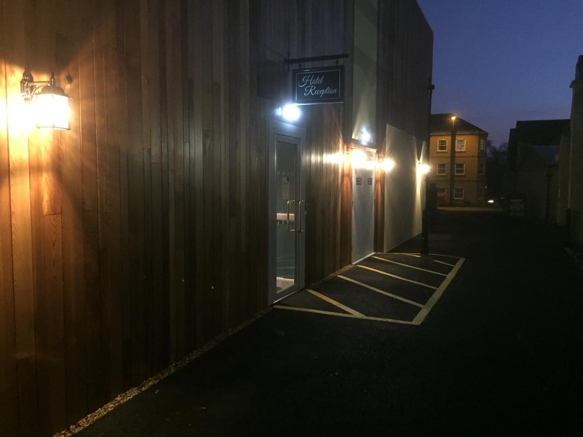 Sandford House Hotel Wetherspoon Huntingdon Exteriör bild